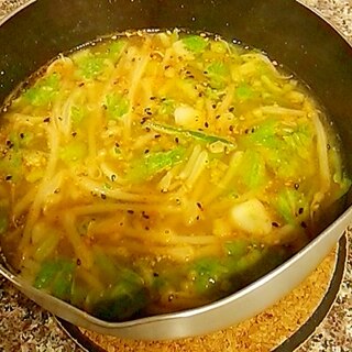 ピーマンとセロリのトムヤムご飯スープ